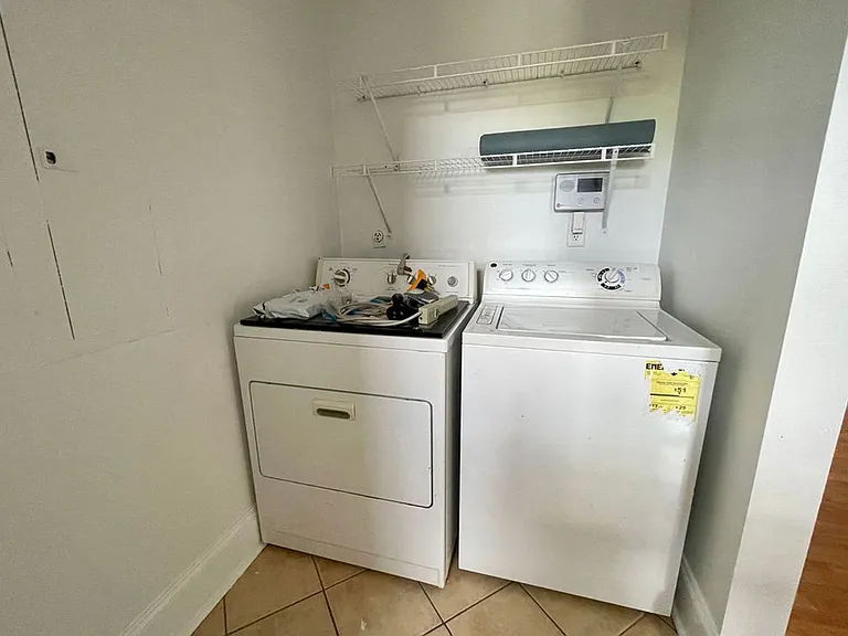 22 Cooper St #B — Photo 13