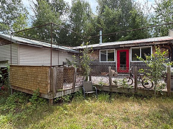 3rd image of 18344 Nine Mile Rd