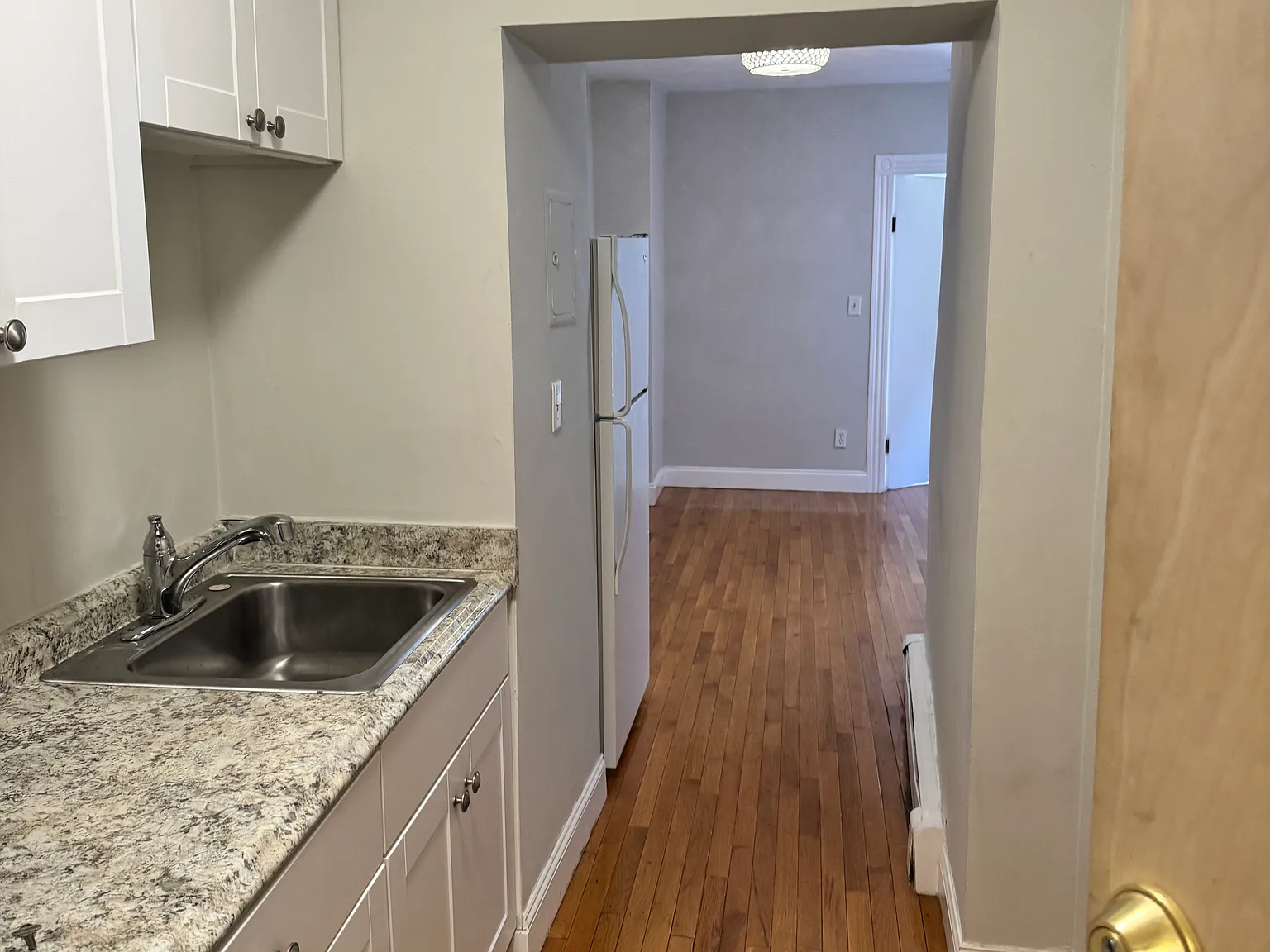 1 bed, 1.0 bath, $2,470 — Photo 2