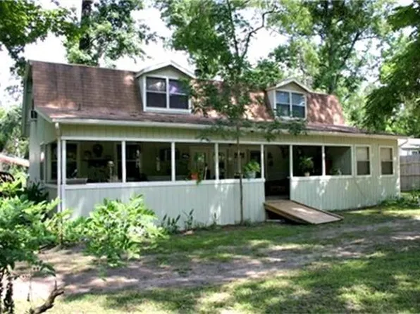 8 Creek Rd, Huntsville, TX 77320