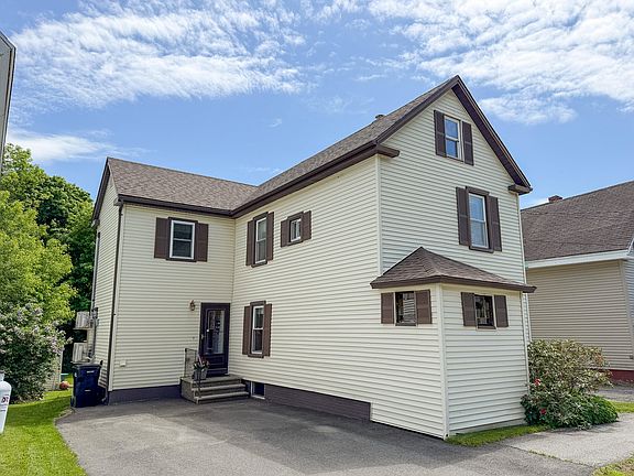 2nd image of 221 Birch Street