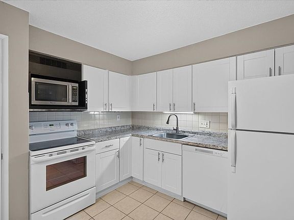5th image of 4355 Maryland Ave APT 202