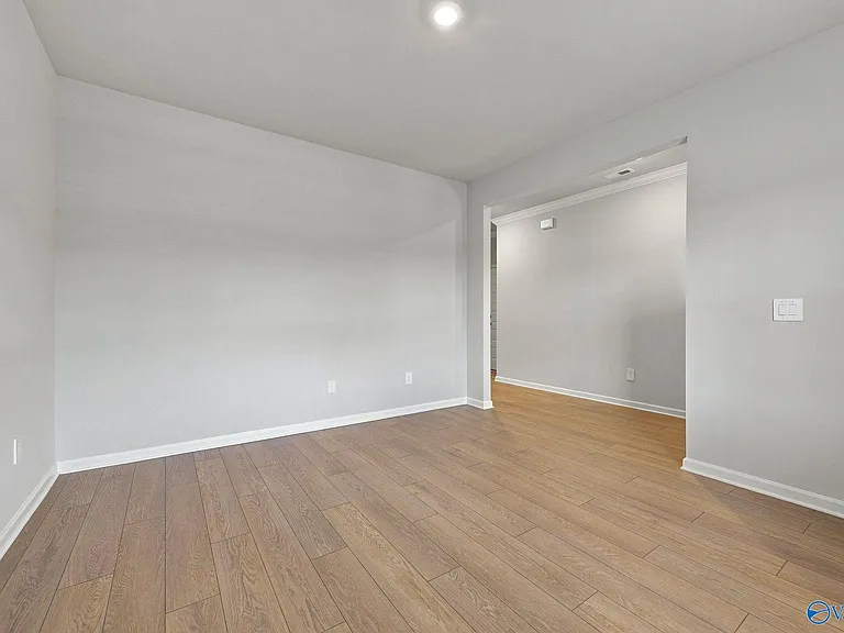 7211 Holly Creek Dr — Photo 9