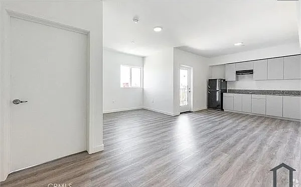 300 W 60th St — Photo 9