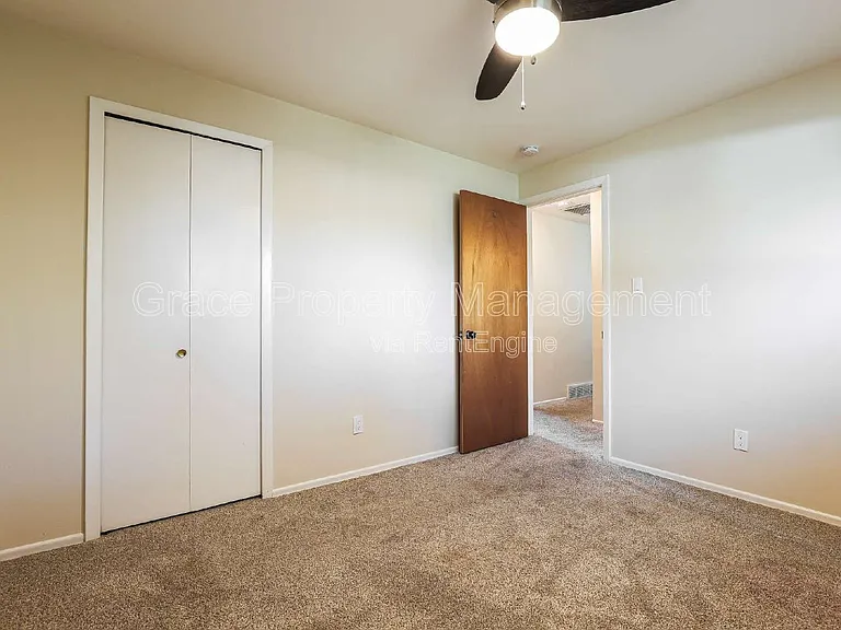 7033 S Cherry St — Photo 12