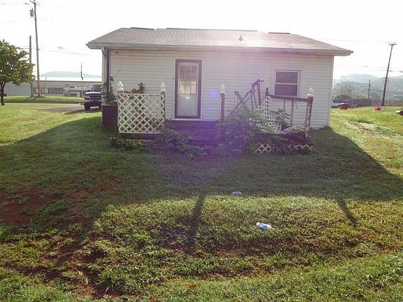 2nd image of 2227 Fairview E