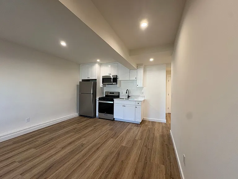 237 North Catalina — Photo 3