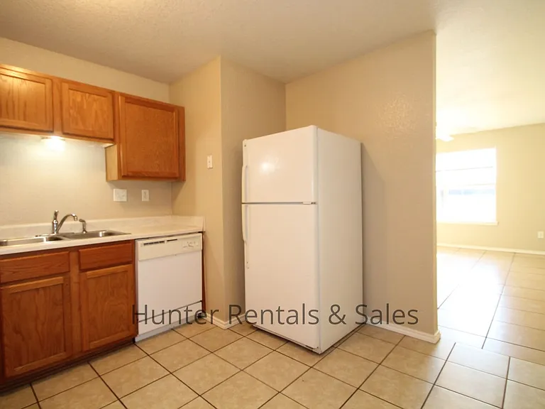 2809D Leroy Cir — Photo 8