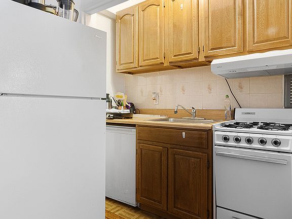 5th image of 1420 York Ave #5NN