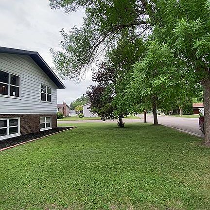 3rd image of 403 6th Ave NE