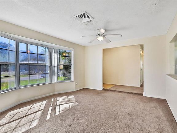 4th image of 829 Blackwood Dr