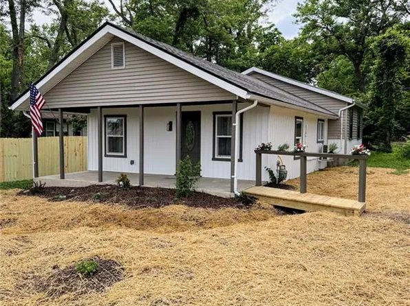 703 W Main St, Bismarck, MO 63624