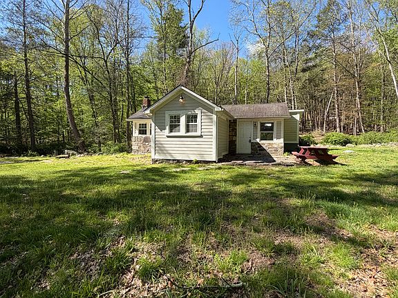 2nd image of 800 Hallet Rd