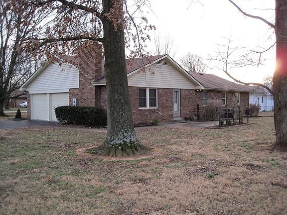 4th image of 1603 Vosswood Way