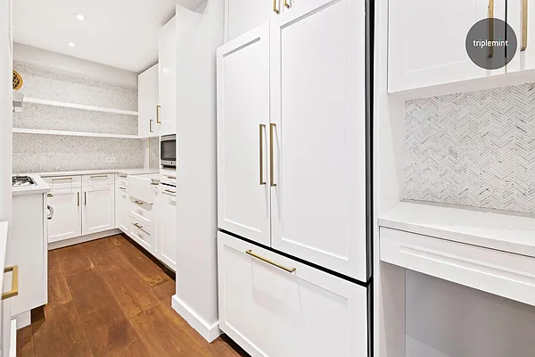 Sold by Triplemint | media 15