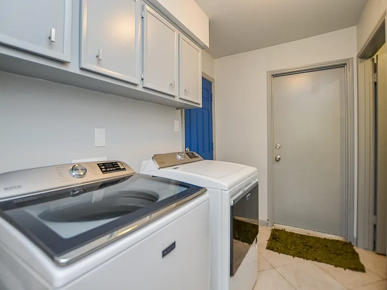 1702 Cherry Bend Dr — Photo 28