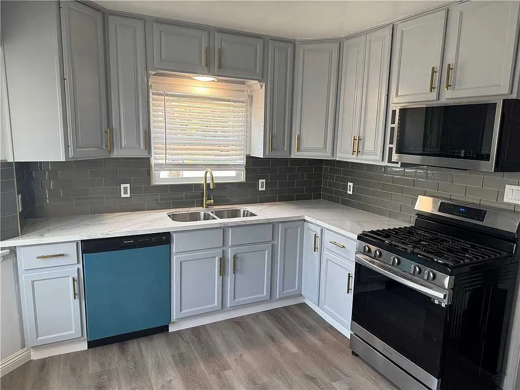 3 bed, 1381 sqft, $4,000 — Photo 3