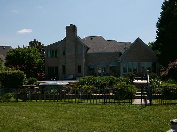 3rd image of 10533 Lakecove Way