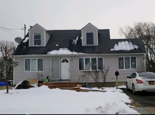 239 Schoenfeld Blvd, Patchogue, NY 11772