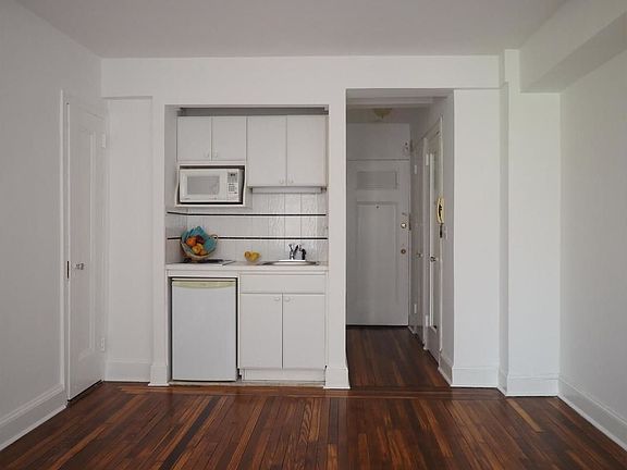 5th image of 320 E 42nd St APT 904