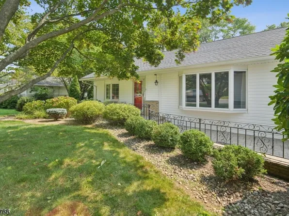 76 Elliot Ct, Oradell Boro, NJ 07649