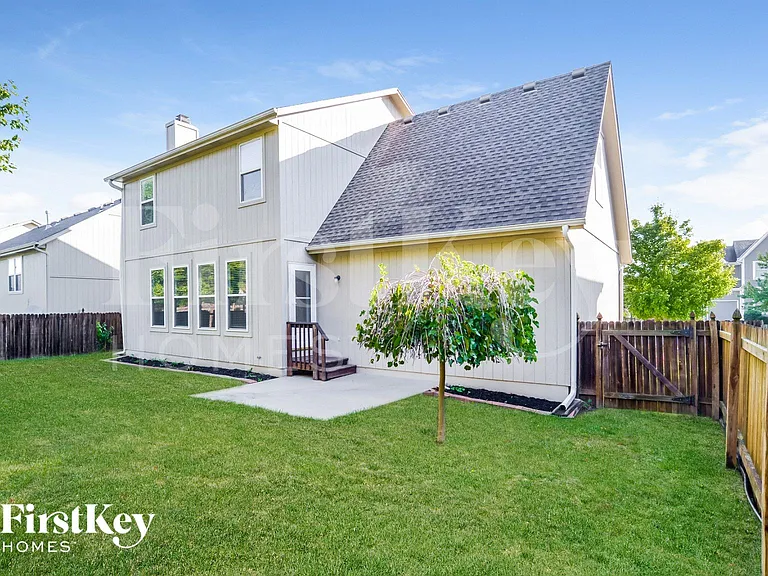 16036 S Avalon St — Photo 15
