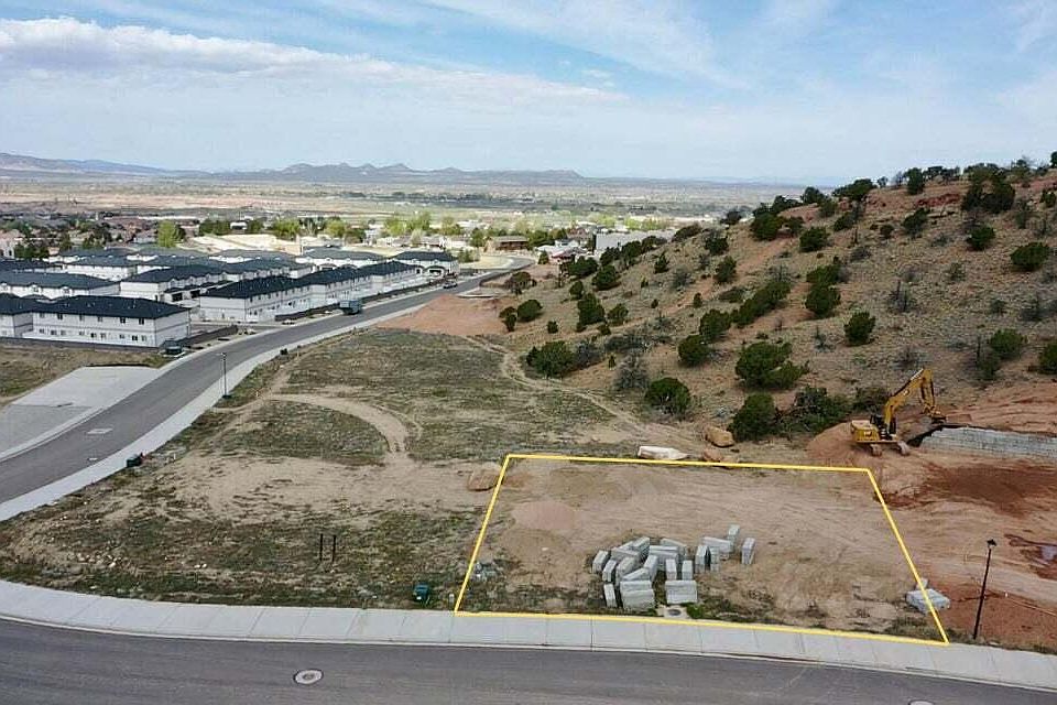 1st image of 1911 N Pinyon Grove Cir