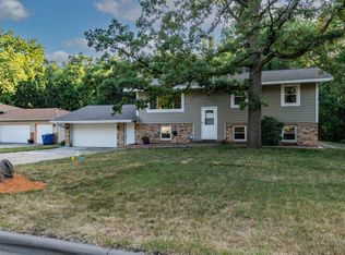 8022 Greenwood Dr, Mounds View, MN 55112