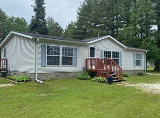 12710 County Road Vv, Gillett, WI 54124