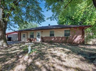505 Meadowlake Dr, Noble, OK 73068