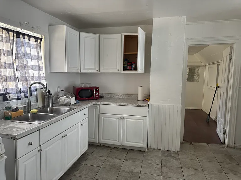 33 Gerhardt St — Photo 3