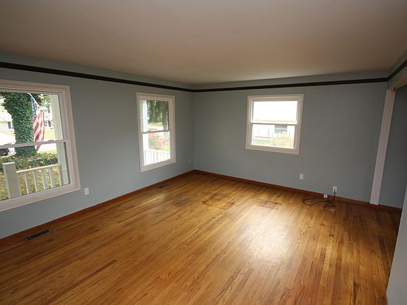 3rd image of 453 Morningside Dr