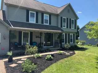 61 Burning Bush Trl, Crystal Lake, IL 60012