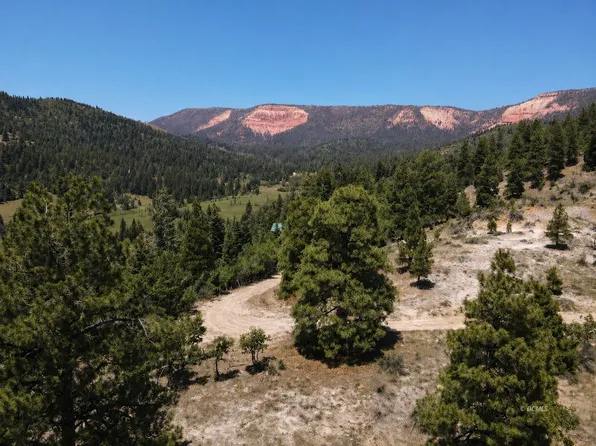 605759 N Squirrel Dr, Alton, UT 84710