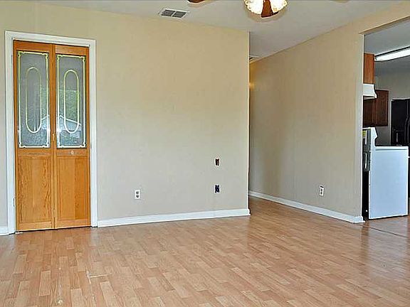 2nd image of 1323 Meadowview Dr