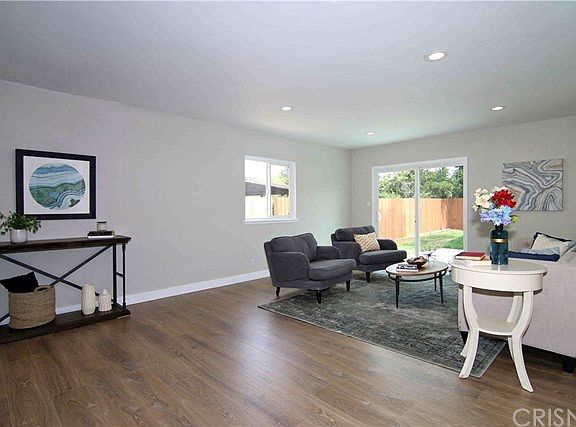 4th image of 19122 Napa St