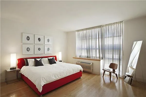Sold by R New York | media 6
