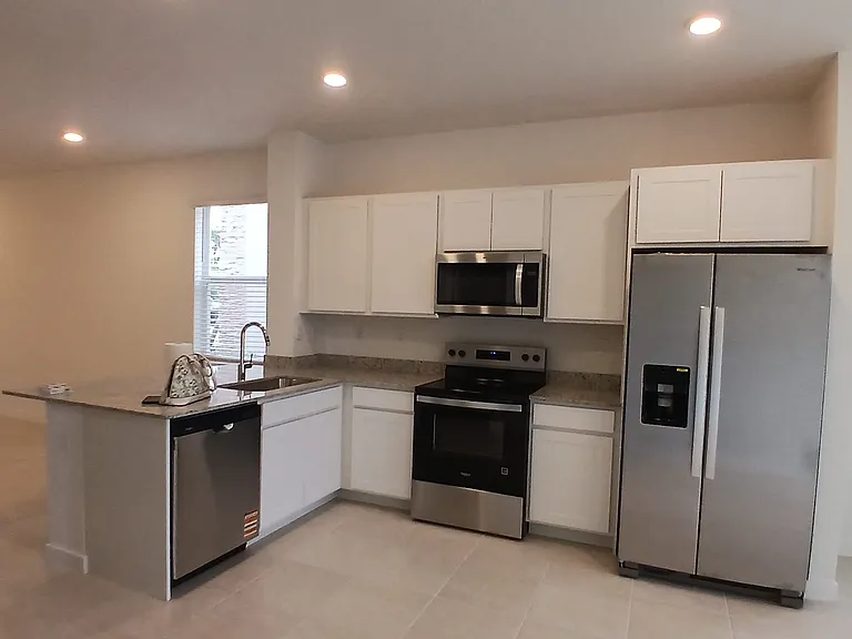 1347 NE 2nd Ct — Photo 11