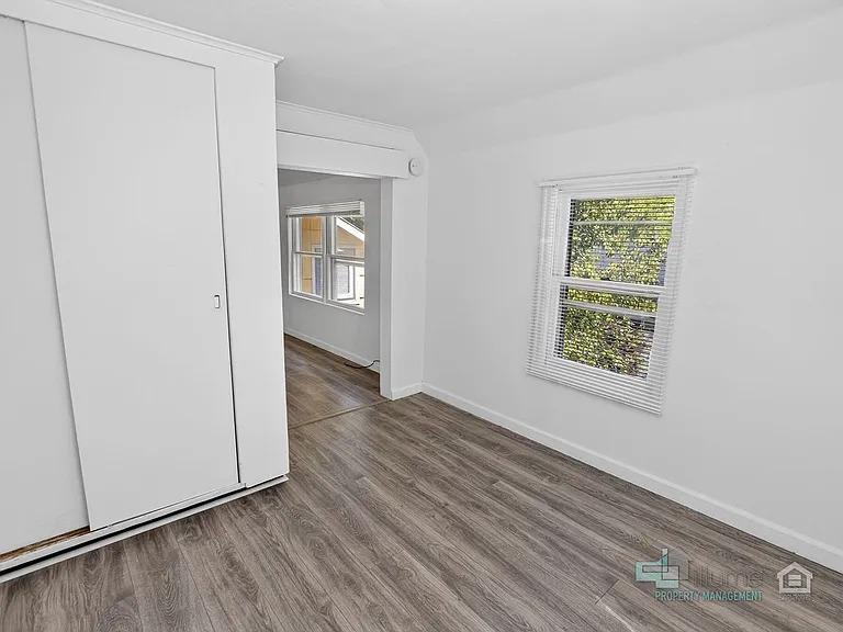 Charming Multi-Unit Living in Prime Northeast Salem Location — Photo 19