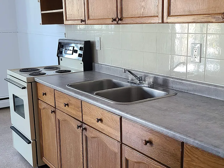185 Durand St — Photo 11