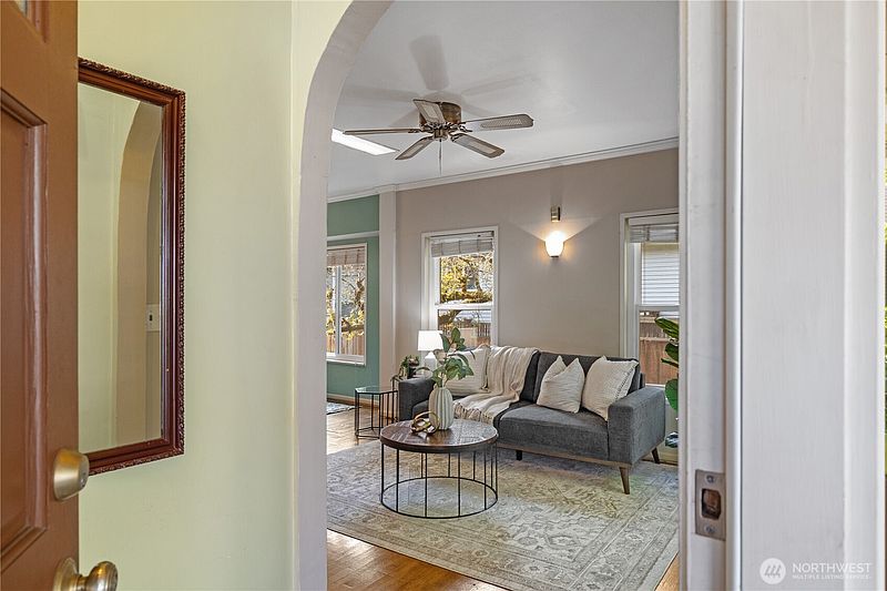 4th image of 6412 17th Avenue NW