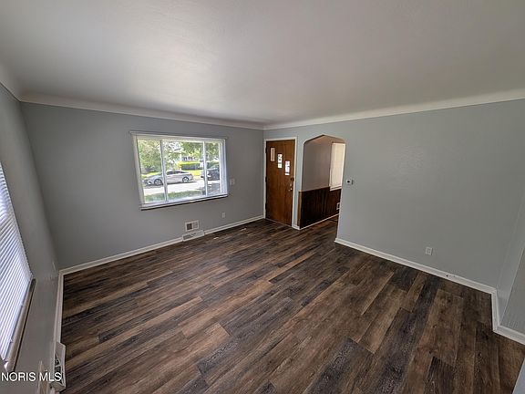 5th image of 1706 Perth St