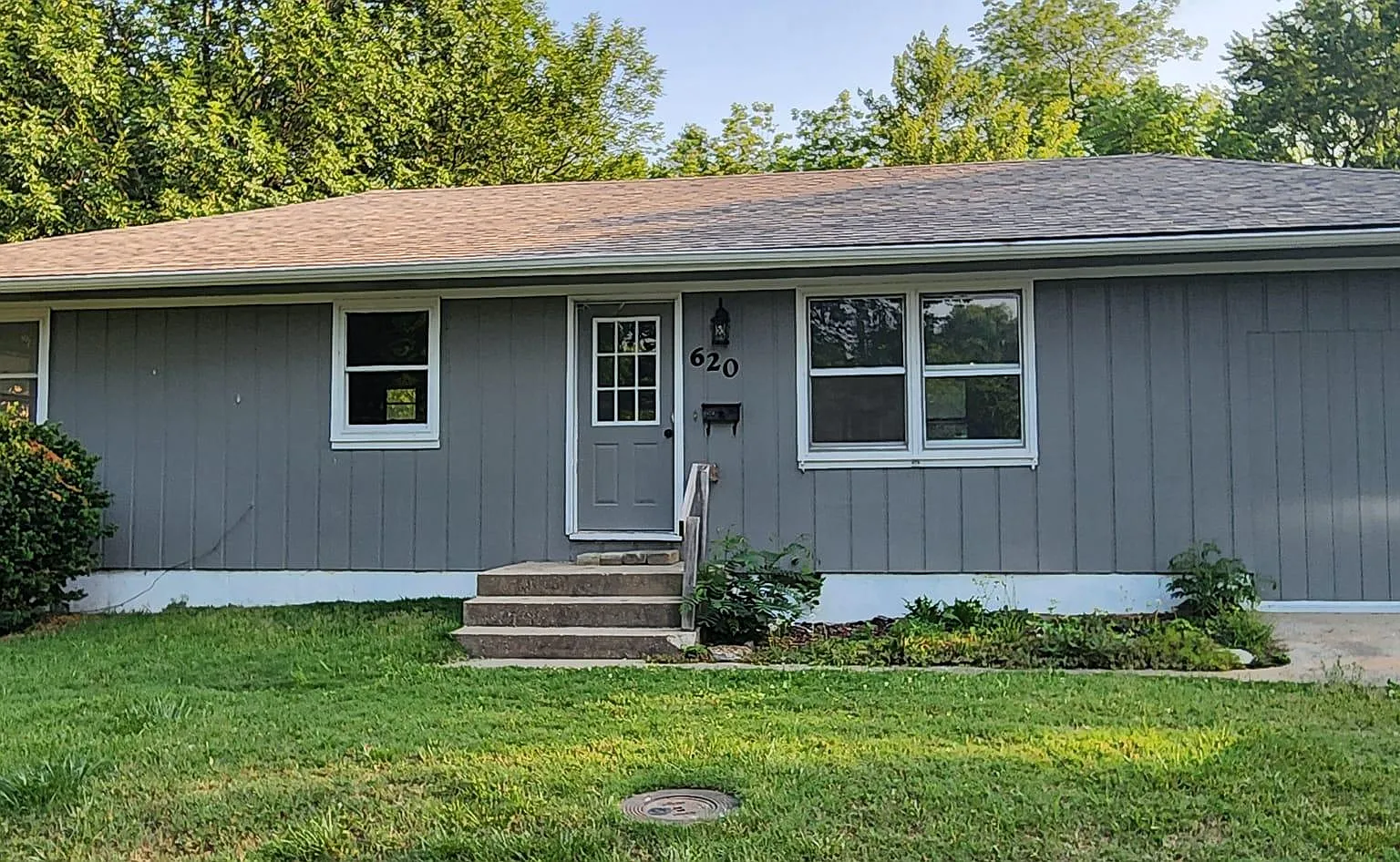 4 bed, 960 sqft, $895 — Photo 1