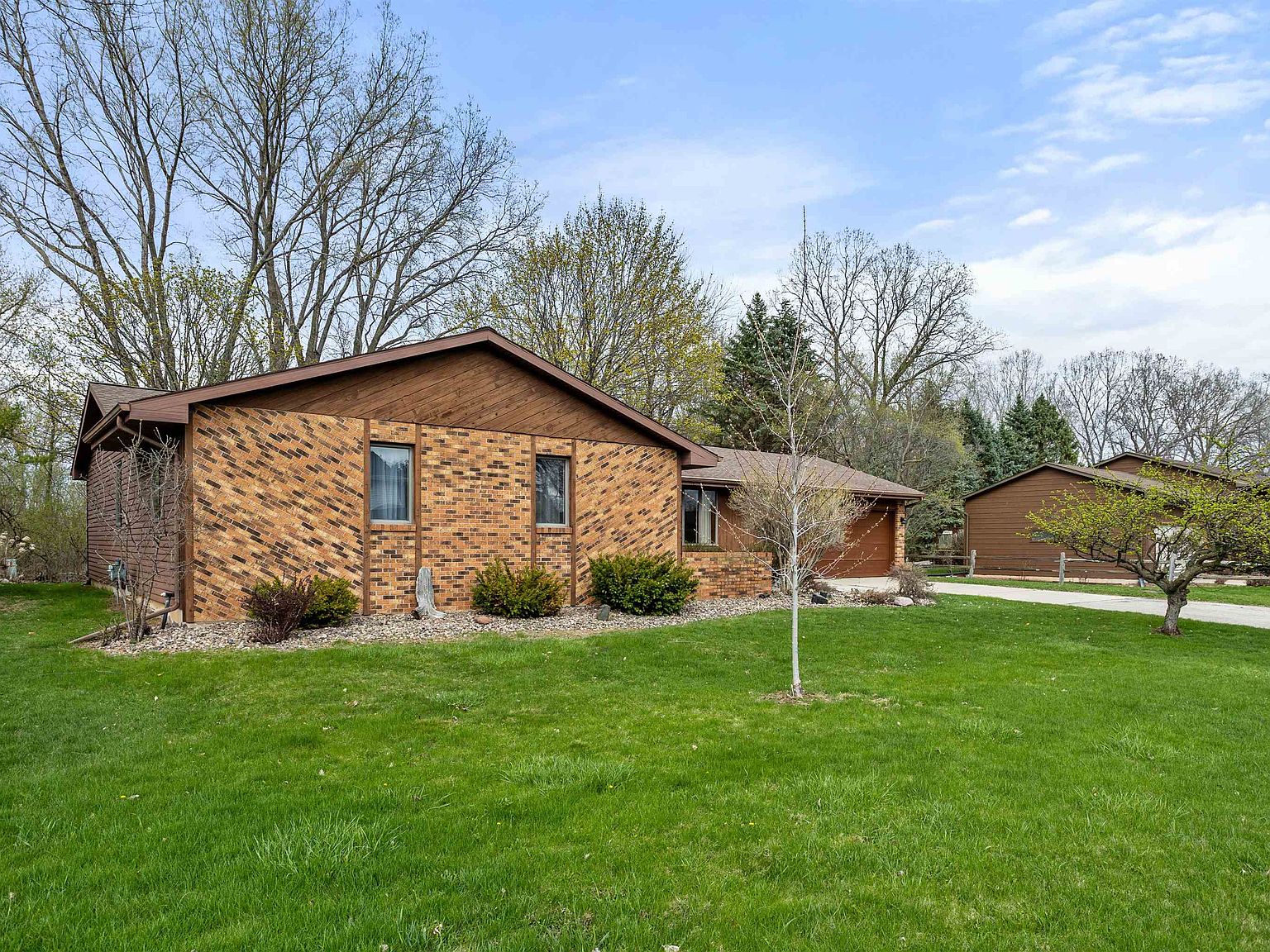 2100 W Marquette St, Appleton, WI 54914 Zillow