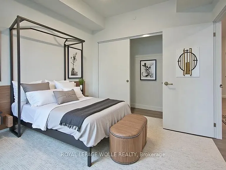 25 Wellington St S #2101 — Photo 15