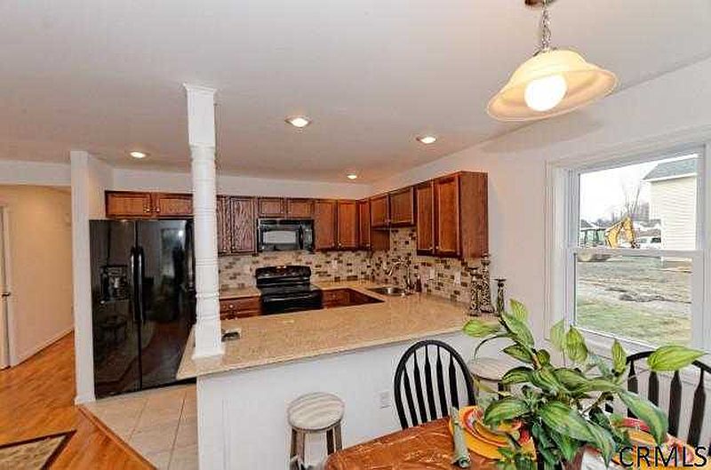 5th image of 49 CARROLL HILL Road