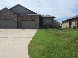 7469 E Summerside Pl, Wichita, KS 67226