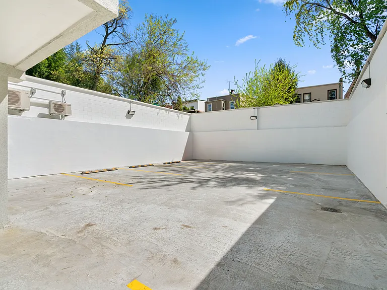 33-25 Junction Blvd #2C — Photo 10