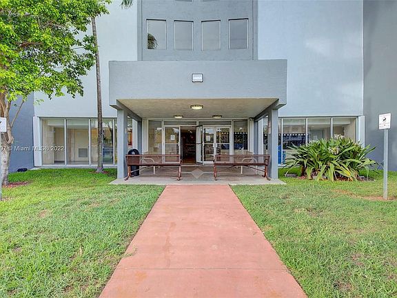 2nd image of 1800 NW 24th Ave APT 310