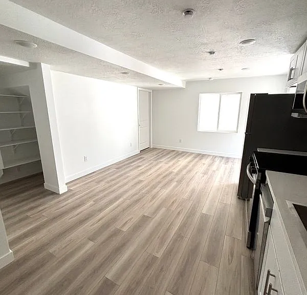 1453 W Royal Cloak Dr — Photo 15